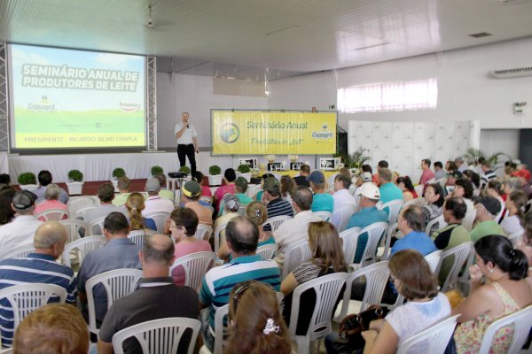 Semin&aacute;rio de Produtores de Leite da Copagril re&uacute;ne cerca de 750 pessoas