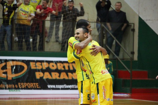 Copagril Futsal repete placar da Liga e vence Caramuru no Paranaense: 4x1