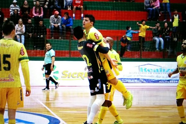Vit&oacute;ria sobre Dois Vizinhos garante lideran&ccedil;a isolada para a equipe Copagril na Chave Ouro