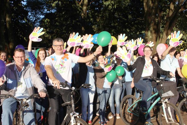 Funcion&aacute;rios do Centro Administrativo da Copagril realizam Dia de Pedalar