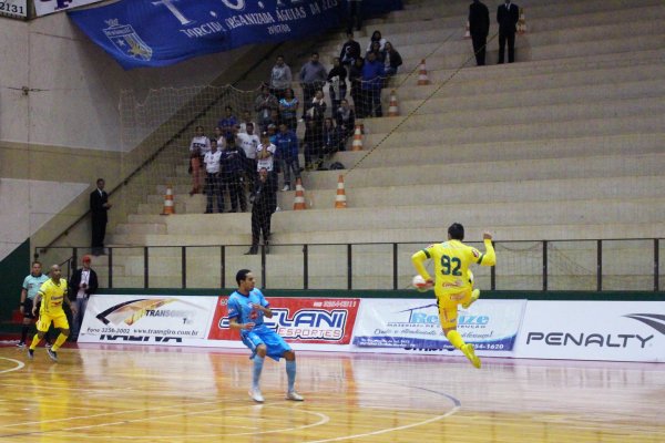 Copagril Futsal ter&aacute; 3 jogos seguidos fora de casa