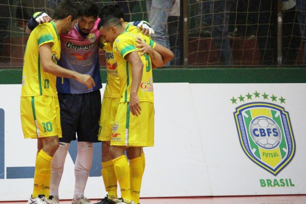 Copagril enfrenta Jaragu&aacute; na reta final da primeira fase da Liga 2016