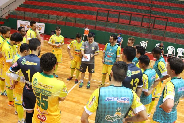 Copagril Futsal enfrenta Umuarama nessa sexta-feira com foco em vencer