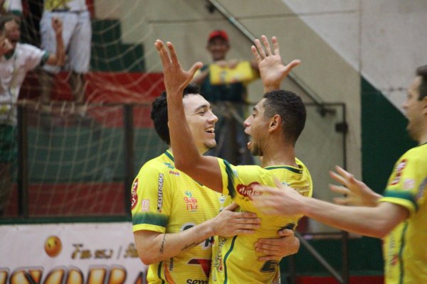 Copagril Futsal vence Paranava&iacute; e assume a lideran&ccedil;a do grupo no Paranaense