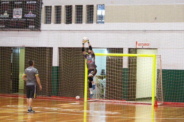 Duelo decisivo para as quartas de final da LNF acontece no pr&oacute;ximo s&aacute;bado no Ney Braga