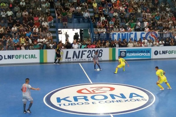 Copagril vence Floripa e est&aacute; a um empate da semifinal da Liga