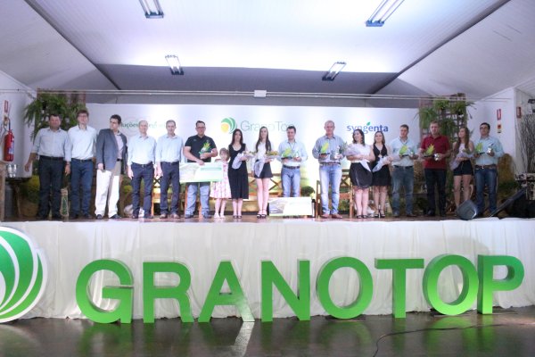 Produtores da Copagril s&atilde;o premiados por alta produtividade de milho