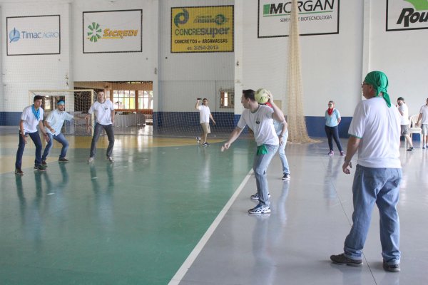 Funcion&aacute;rios participam de treinamento vivencial de forma&ccedil;&atilde;o de lideran&ccedil;as