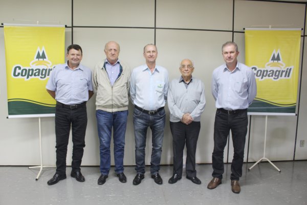 Copagril recebe visita de pioneiros do cooperativismo no Paran&aacute;