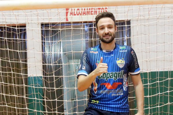 Elton vai substituir goleiro Baranha no jogo de hoje entre Copagril e Toledo