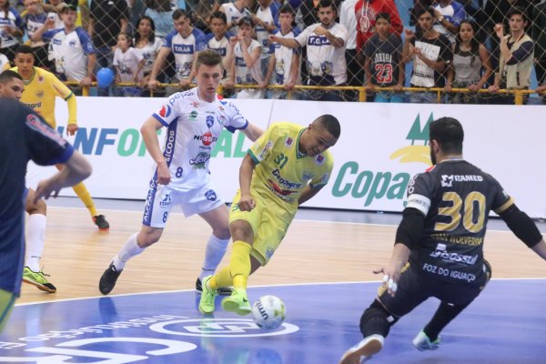 Copagril Futsal n&atilde;o vence em Foz, mas segue visando as primeiras posi&ccedil;&otilde;es da Liga Nacional