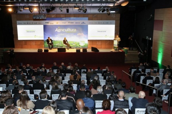 F&oacute;rum da Agricultura: o Brasil urbano precisa se ruralizar
