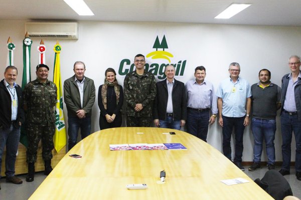 Copagril recebe visita do Ex&eacute;rcito Brasileiro para tratar sobre interioriza&ccedil;&atilde;o de venezuelanos