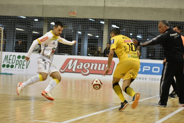 Vilela e Rennan brilham, Bruno Petry se despede e AACC Copagril volta a vencer na LNF