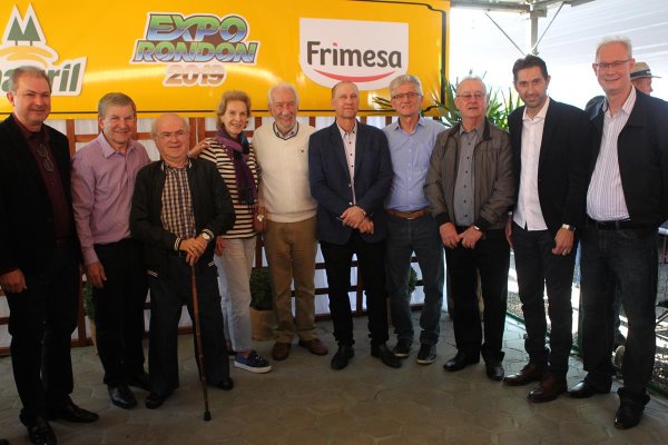 Vice-governador do Paran&aacute; visita box da Copagril na Expo Rondon 2019