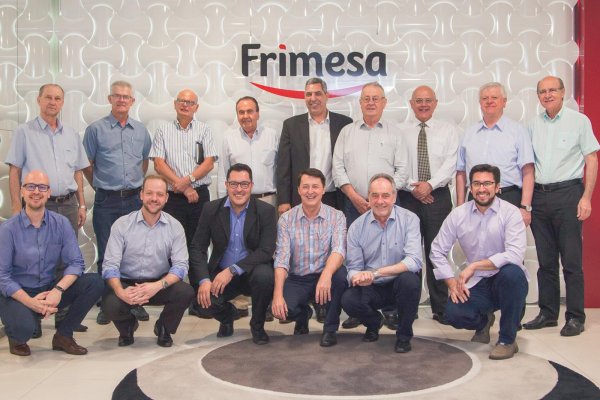 Representantes de cooperativas participam de reuni&atilde;o sobre a Nova Ferroeste