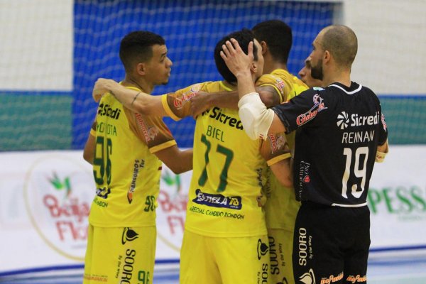 Copagril Futsal disputa semifinal no Ney Braga com entrada franca