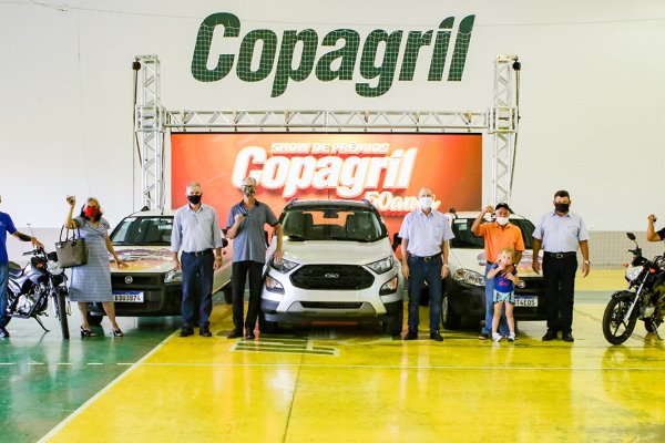 Copagril entrega cinco ve&iacute;culos sorteados na campanha de 50 anos