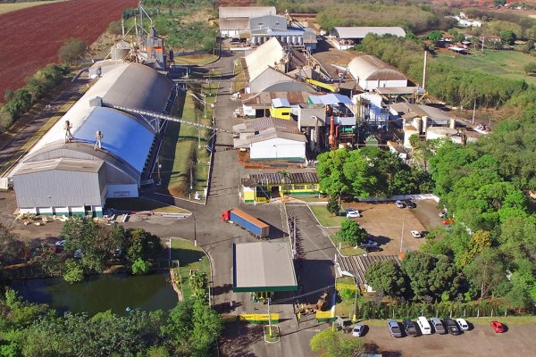 Ind&uacute;stria de esmagamento de soja em opera&ccedil;&atilde;o no complexo Copagril