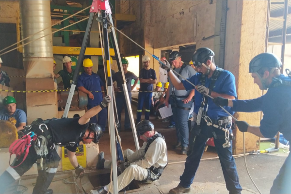 Copagril tem o primeiro Grupamento de Resgate em Altura e Espa&ccedil;o Confinado da microrregi&atilde;o