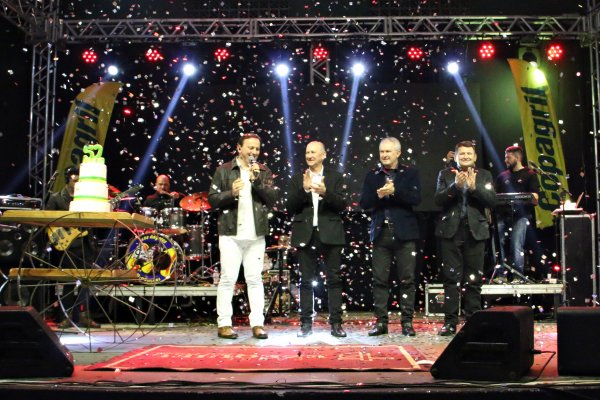 52 anos da Copagril, uma noite de boas a&ccedil;&otilde;es e muita comemora&ccedil;&atilde;o. 