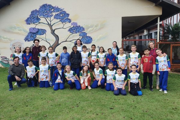 Sescoop visita escolas do Cooperjovem