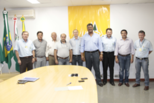 Assist&ecirc;ncia &agrave; bovinocultura de leite da Copagril no Paran&aacute; &eacute; exemplo para outros estados