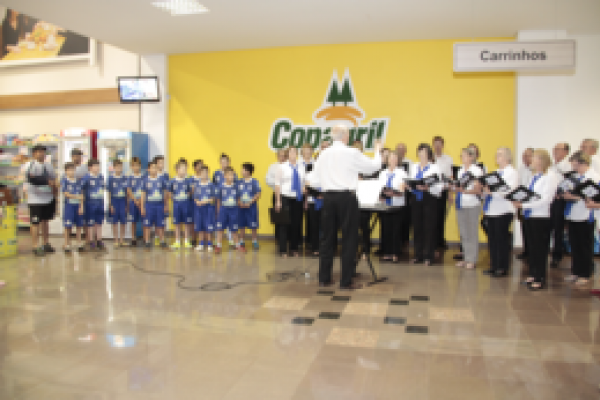 Supermercado Copagril recebe apresenta&ccedil;&atilde;o do Coral da Vila Ga&uacute;cha