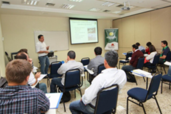 MEIO AMBIENTE: F&oacute;rum promove treinamento sobre res&iacute;duos s&oacute;lidos                              