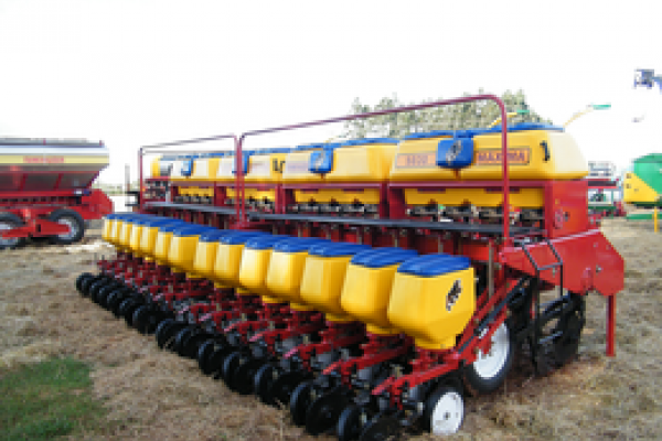 Inova&ccedil;&otilde;es em m&aacute;quinas e implementos agr&iacute;colas fazem parte do Dia de Campo Copagril                  