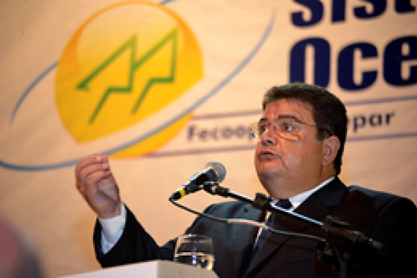 Cooperativismo busca pr&ecirc;mio Nobel da Paz                              