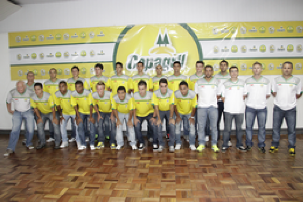 Copagril apresenta equipe do futsal para temporada 2013                               