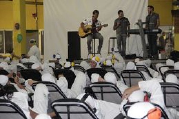 Unidade Industrial de Aves da Copagril promove apresenta&ccedil;&otilde;es musicais aos funcion&aacute;rios              