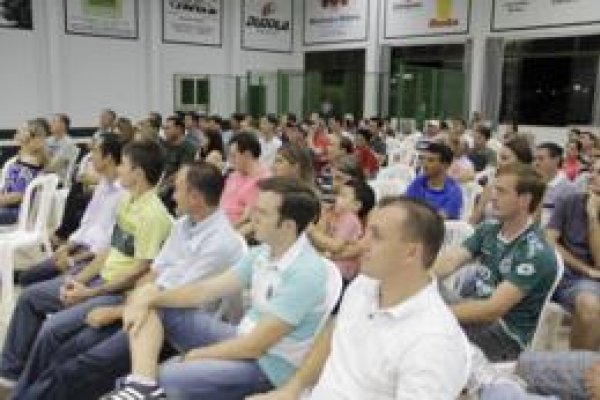 S&oacute;cios da AACC aprovam as contas do exerc&iacute;cio de 2012 em Assembleia                            