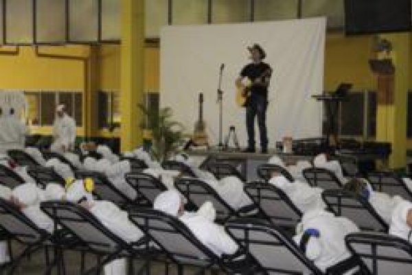 Abertura do Workshop da Unidade Industrial de Aves &eacute; realizada com show musical                     
