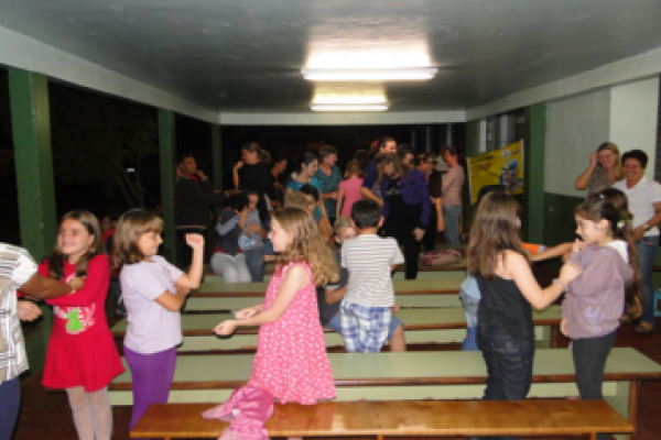 Coopera&ccedil;&atilde;o entre escola, pais e filhos &eacute; de tema palestra                            