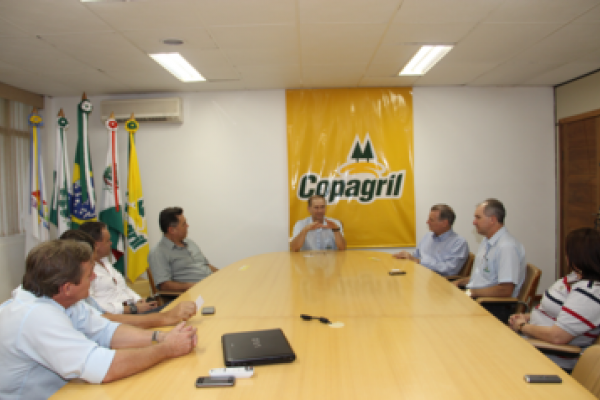 Presidente da Adapar visita a Copagril                            