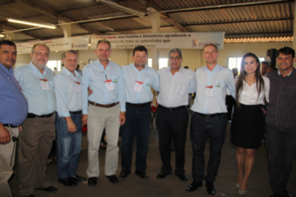 Diretoria da Copagril participa de repasse de maquin&aacute;rio em Eldorado                              