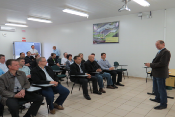 UIA recebe visita da diretoria da Acimacar                              