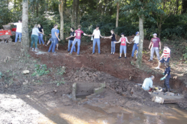 Cooperar pela &aacute;gua                              