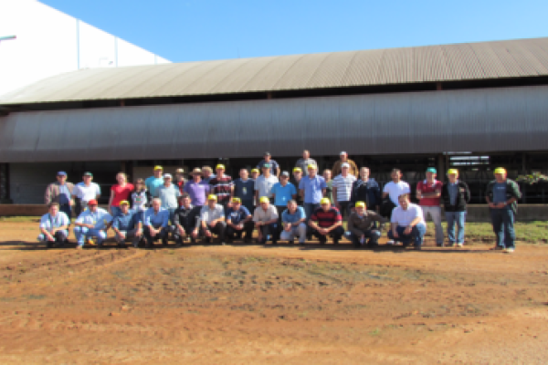 Copagril e MSD levam associados para visita em propriedades modelo                              