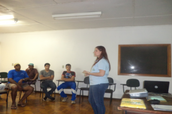 Funcion&aacute;rios terceirizados e tempor&aacute;rios participam de palestra sobre o Programa 5S                 