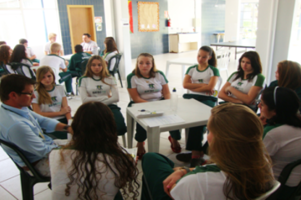 Agr&ocirc;nomo da Copagril participa de C&iacute;rculo de Di&aacute;logo realizado pelo Sesi 