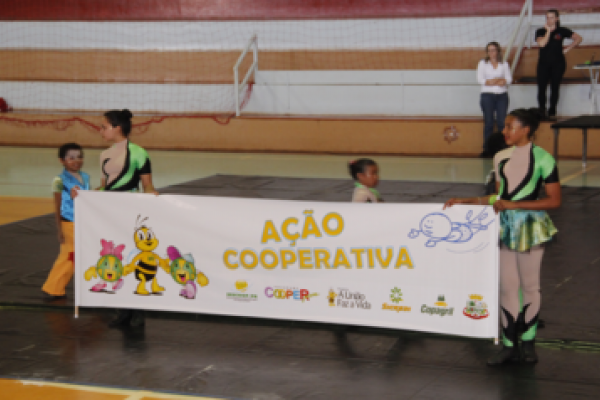 A&ccedil;&atilde;o Cooperativa  leva divers&atilde;o e aprendizado a crian&ccedil;as de Mercedes