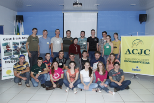 Comunica&ccedil;&atilde;o e orat&oacute;ria s&atilde;o tema do curso de lideran&ccedil;a jovem