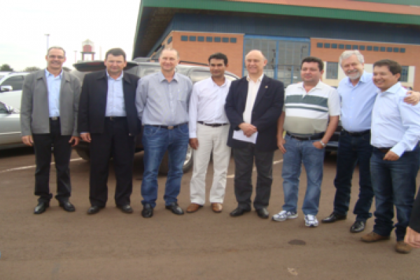 Diretoria participa de lan&ccedil;amento do Plano Safra da Agricultura Familiar e repasse de maquin&aacute;rio, em