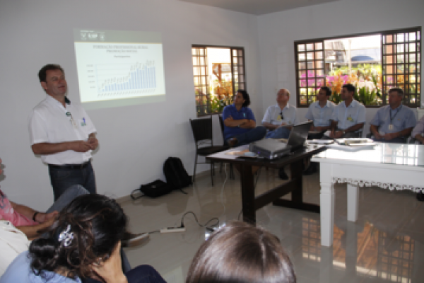 Senar e Copagril refor&ccedil;am parceria para 2014