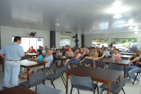 Treinamento sobre homeopatia bovina &eacute; realizado em Entre Rios do Oeste