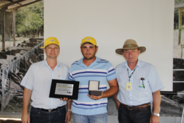 Produtores recebem premia&ccedil;&atilde;o do concurso de melhor qualidade da silagem