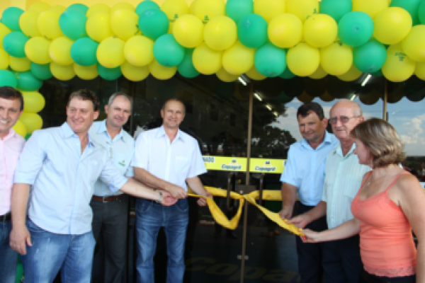 Copagril inaugura novas instala&ccedil;&otilde;es na unidade de Entre Rios do Oeste